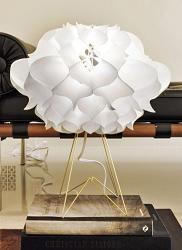 Bílá moderní designová stolní lampa model PHRENA vypadající jako papírová růže